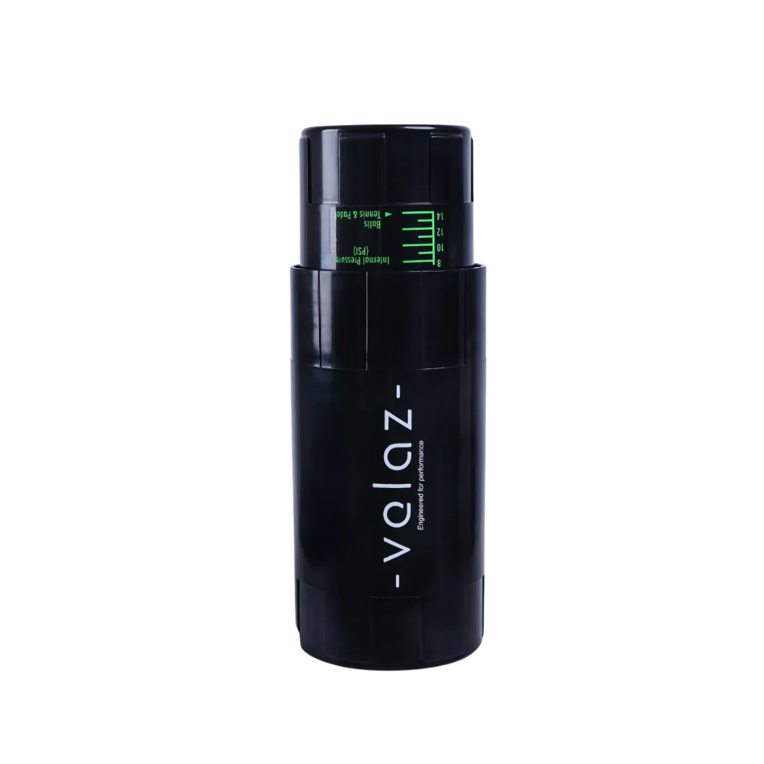 Presurizador de pelotas Velaz X3 negro con manómetro, mantiene la presión de hasta 3 pelotas de pádel
